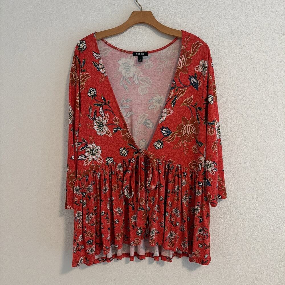 New Torrid Red Wrap Shirt Front Tie Floral Shirt Women's Size 2